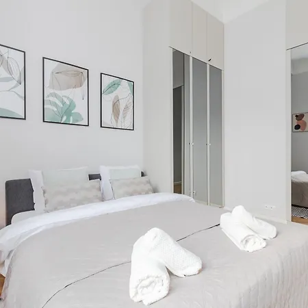 Smolna, Centrum Varsóvia